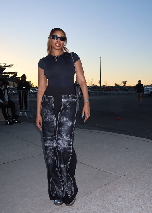 Streetwear statement pants
Concert or festival outfit
Edgy urban fashion
Casual-chic evening wear
Weekend street-style look
Fashion-forward nightlife outfit
High-waisted acid-wash jeans
Contrast-stitch denim trousers
Vintage-inspired washed denim
Oversized pocket detail jeans
Wide-leg structured denim
Grunge aesthetic denim pants
Edgy street fashion
Retro-futuristic grunge
Statement urban wear
Bold high-fashion denim
Vintage-inspired meets modern
Distressed and deconstructed style