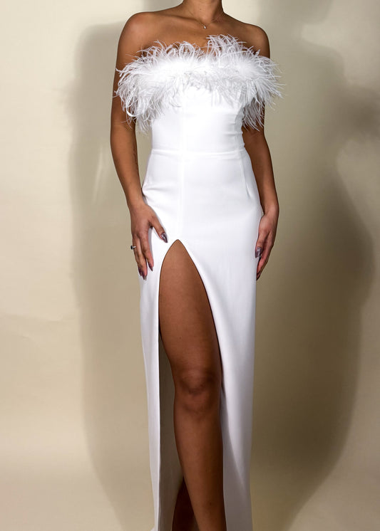 White wedding reception dress
Elegant birthday party gown
Red carpet-inspired evening dress
Bridal shower and engagement party dress
New Year’s Eve glam dress
Strapless feather corset gown
Chic satin high-slit dress
Luxurious white formal evening wear
Hollywood-inspired elegant dress
Classy and sexy floor-length dress
White feather trim gown
Elegant strapless evening dress
High-slit formal dress
Glamorous white maxi dress
Luxury off-shoulder feather gown