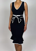 Workwear professional dress
Business meeting outfit
Wedding guest cocktail dress
Office-to-dinner transition dress
Formal event midi dress Fall and winter formal wear
Spring business casual look
office dress
Timeless work-to-event dress
V-neck fitted midi dress
Belted waist peplum dress
Ruffle hem business dress
Figure-flattering sheath dress
Sophisticated monochrome dress
