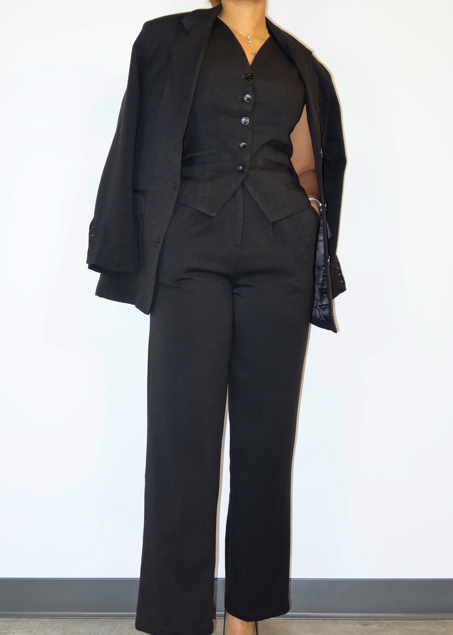 Business Casual Suit for Women
Professional Office Wear
Elegant Evening Suit
Power Suit for Work
Corporate Meeting Outfit
Formal Event Suit for Women
Cocktail Party Suit
Wedding Guest Suit
Interview Outfit for Women
Date Night Suit Set
Dinner Party Suit
Timeless Workwear
Tailored Three-Piece Suit
Classic Black Suit for Women
Fitted Blazer and Vest Combo
Minimalist Monochrome Suit
Structured Blazer with Vest
High-Waisted Trouser Suit
Buttoned Waistcoat and Blazer
Single-Breasted Blazer Set
Chic Oversized 