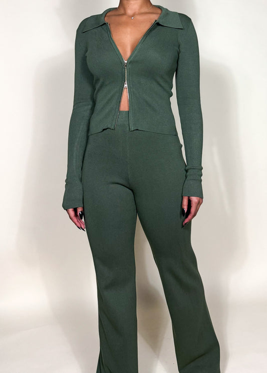 Casual wear
Lounge outfit
Streetwear fashion
Everyday chic
Travel outfit
Cozy fall fashion
Weekend look
Zip-up top set
Matching two-piece set
Ribbed knit outfit
Fitted zip cardigan
Long sleeve crop jacket
High-waisted flare pants
Minimalist chic set
Effortless fashion
Modern and trendy
Sleek and fitted look
Relaxed yet stylish
Timeless basics
Versatile and comfy
Sophisticated streetwear