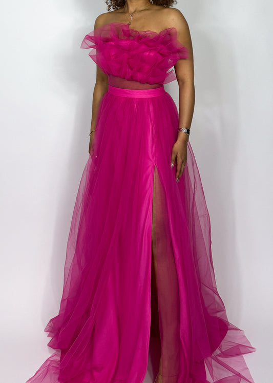 Red carpet dress
Prom night gown
Wedding guest formal wear
Gala and pageant dress
Luxury evening event gown formal event dress
 wedding guest gown
gala evening wear
holiday ball gown
Ruffled strapless bodice dress
Flowy sheer tulle gown
High-slit A-line dress
Floor-length princess gown
Statement couture dress
