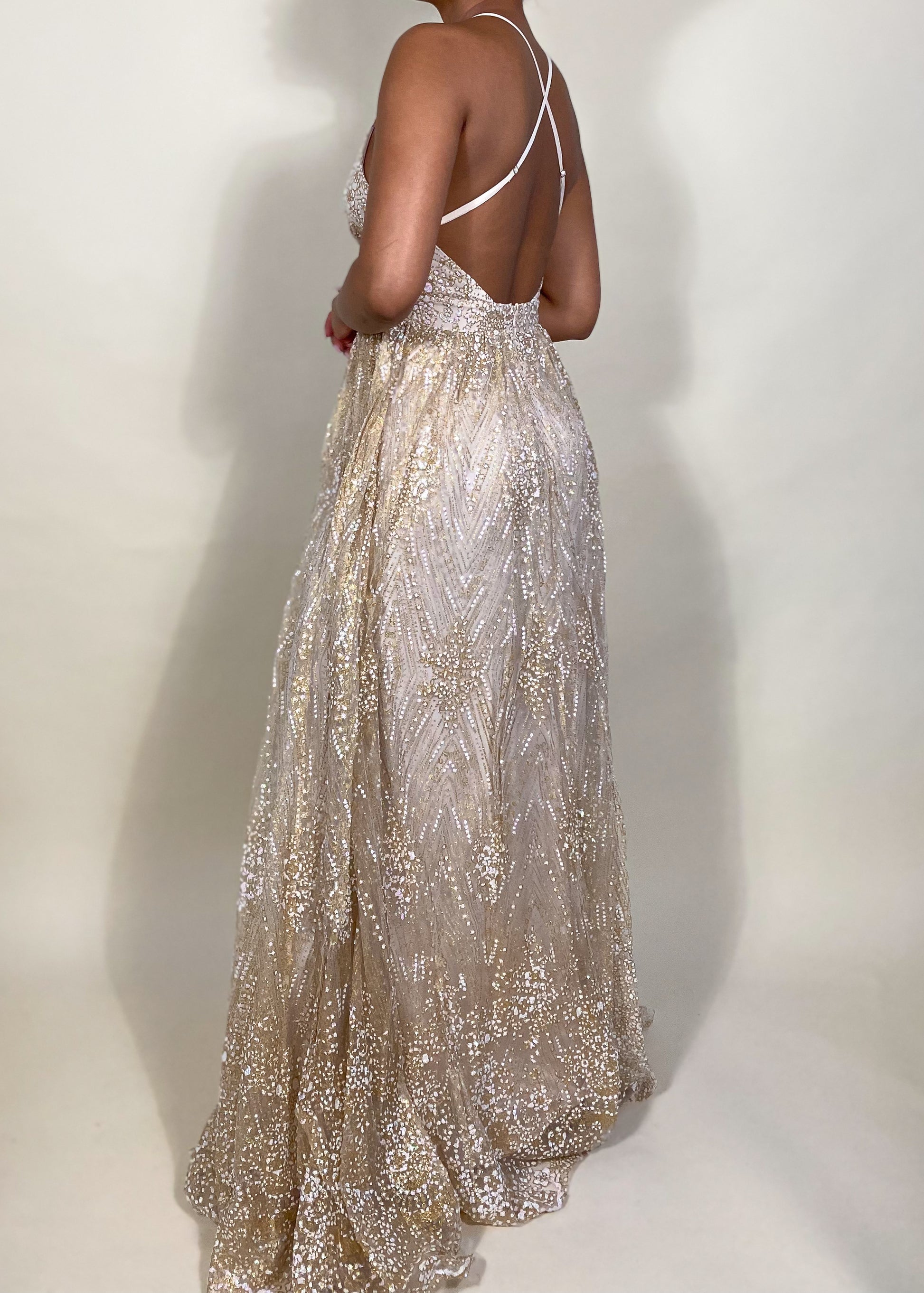 Wedding guest dress 2025
Luxurious bridal reception gown
Red carpet-worthy evening gown
Formal gala dress with sequins
Engagement party dress
Delicate sequin lace gown
Elegant strappy back evening dress
Flowing sheer overlay gown
Romantic sparkle A-line dress
Hollywood-inspired glamorous dress
Champagne gold sequin gown
Elegant floor-length evening dress
Sparkly deep V-neck gown
Glamorous beaded prom dress
Timeless shimmering maxi dress

